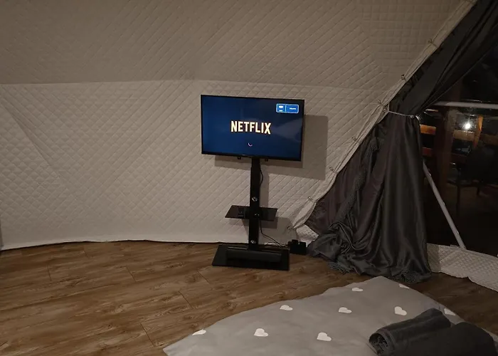 Mb Glamp אוהל מפואר Międzybrodzie Bialskie